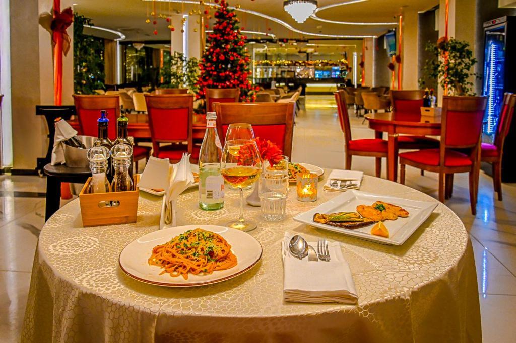 Hotel Vivas Durres Bagian luar foto