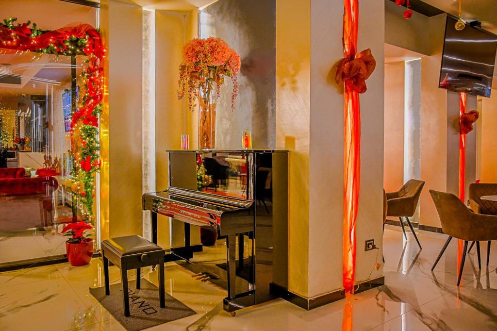 Hotel Vivas Durres Bagian luar foto