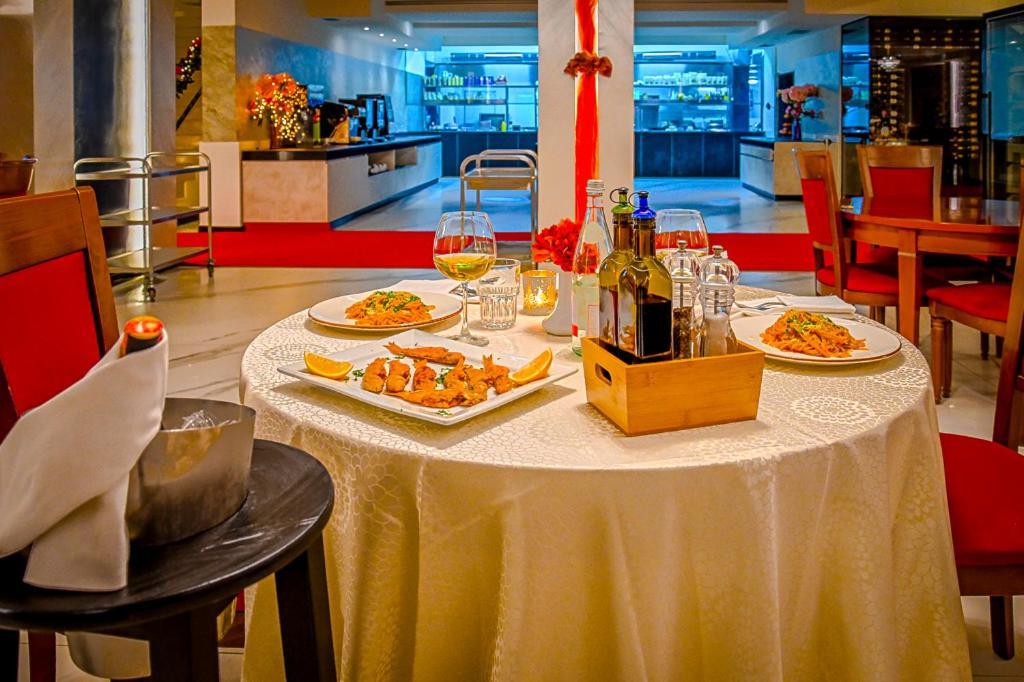 Hotel Vivas Durres Bagian luar foto