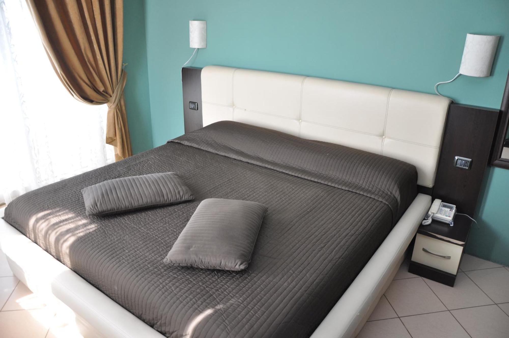 Hotel Vivas Durres Bagian luar foto